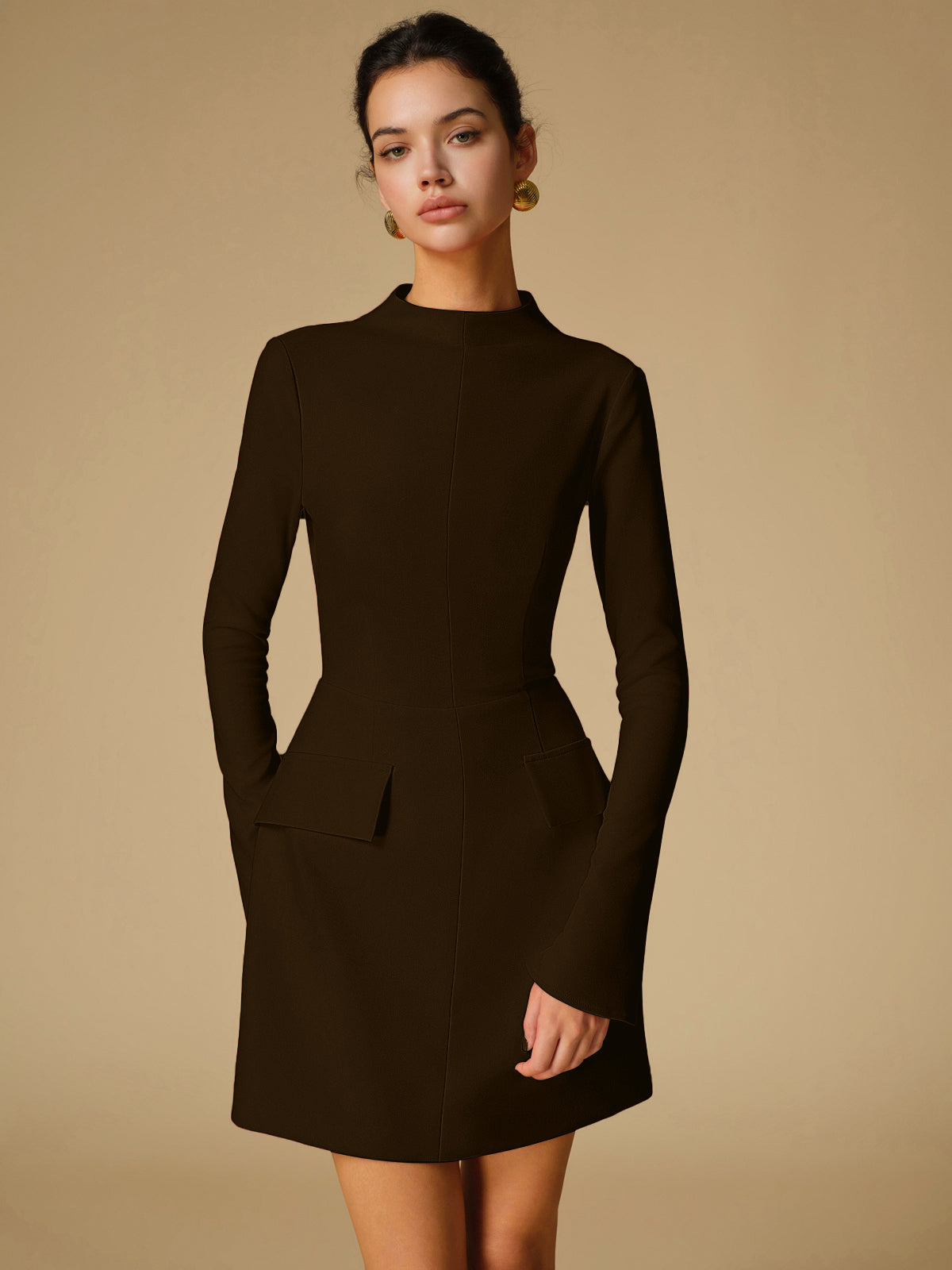 Valenzora | Minimalist, simple dress with a low back