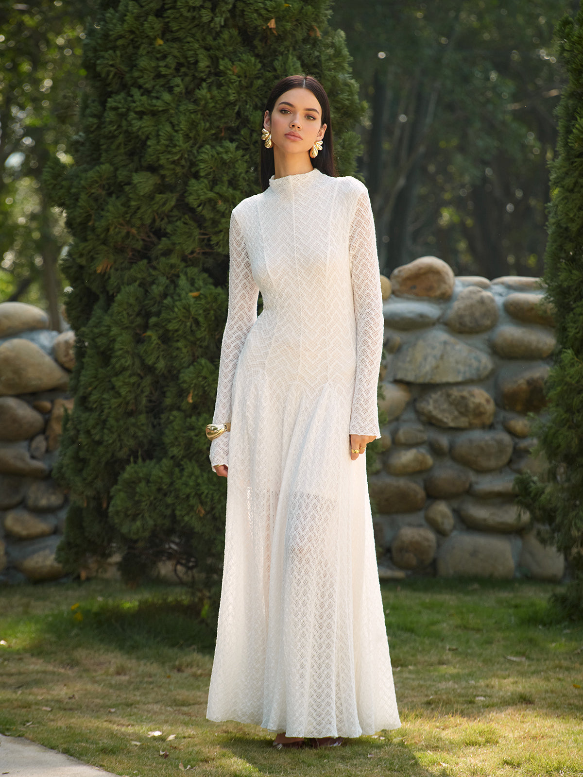 Valenzora | Semi-Sheer Cutout Back Lace Flowing Long Dress