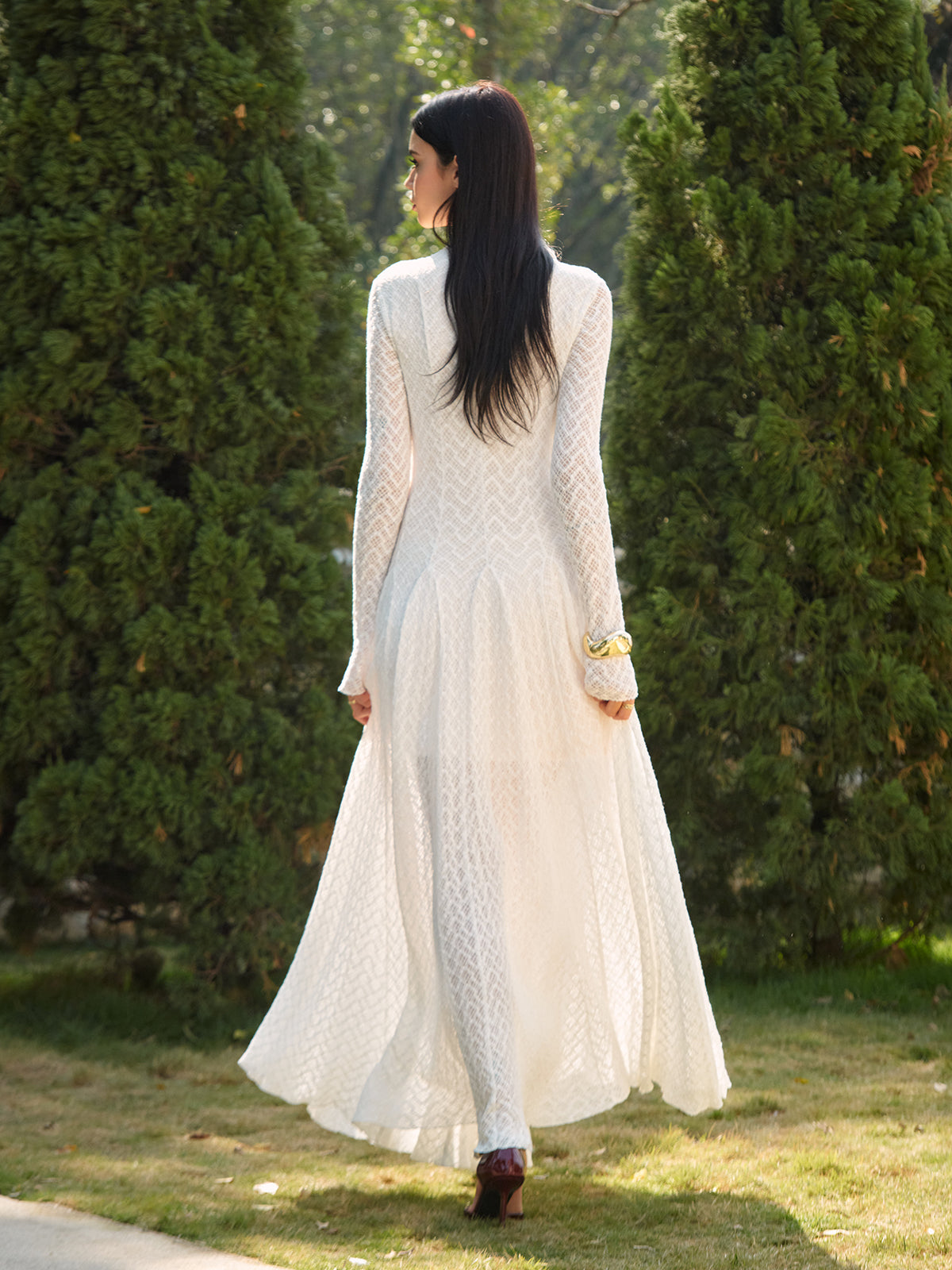 Valenzora | Semi-Sheer Cutout Back Lace Flowing Long Dress