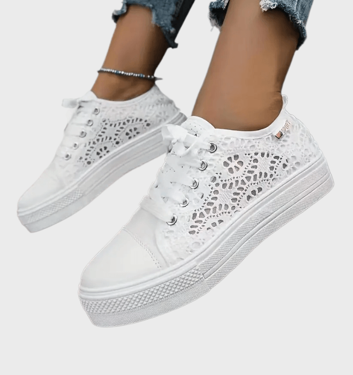 Valenzora | Stylish low-cut lace-up sneakers with side details and a secure fit