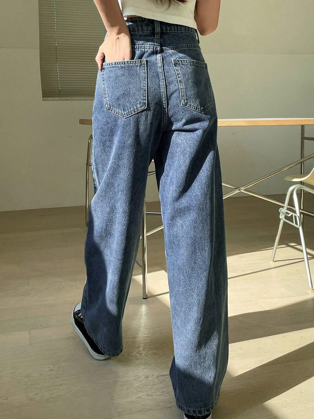 Valenzora | High-waisted washed wide-leg jeans