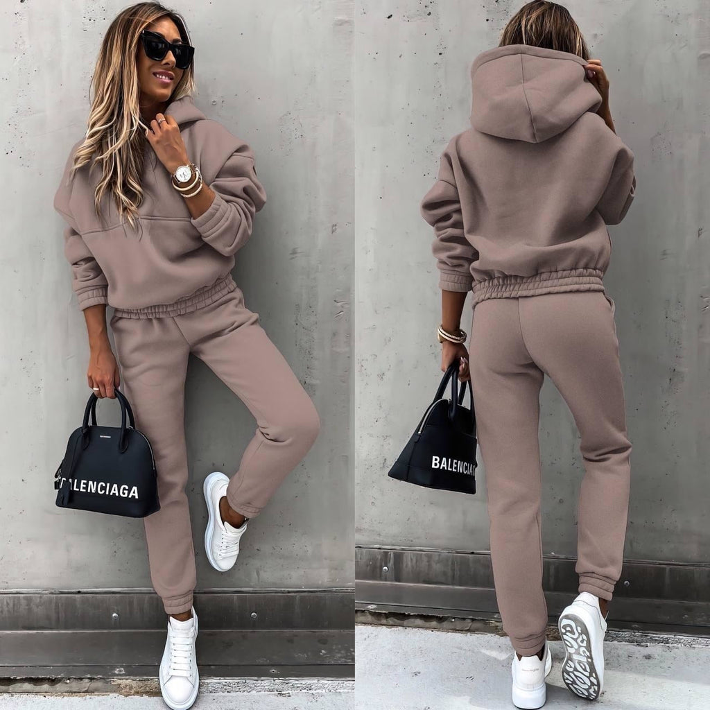 Valenzora | Set - comfortable women's jogging suit with hood