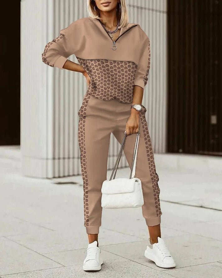 Valenzora | Comfortable and modern tracksuit for women