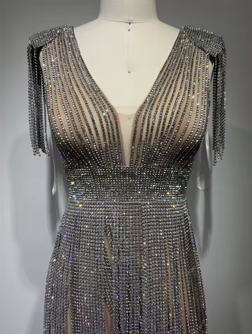 Valenzora | Mantel mit schmalem Ausschnitt und hochwertigem Kleid