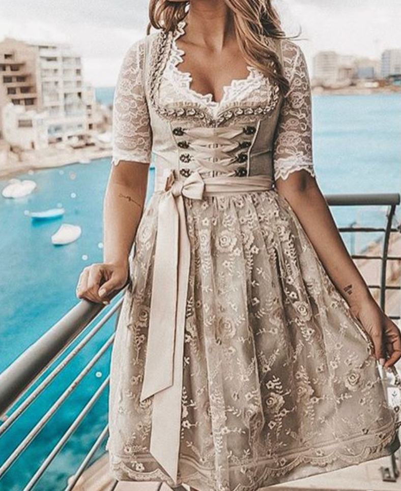 Valenzora | Bavarian stage costume