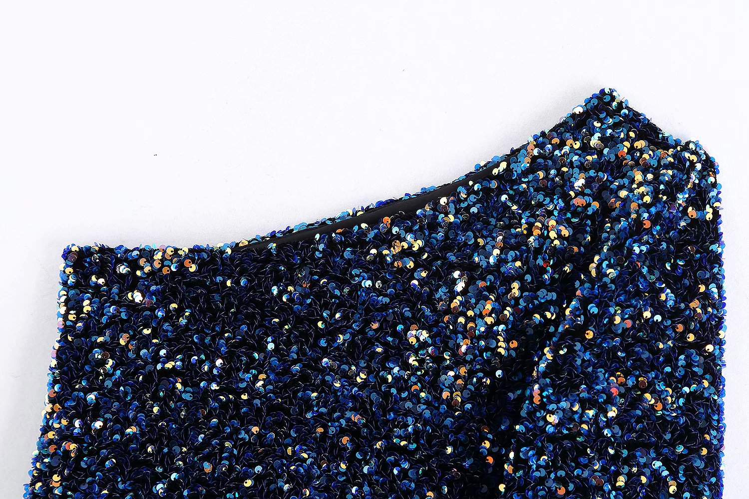 Valenzora | Glittering top with one shoulder strap
