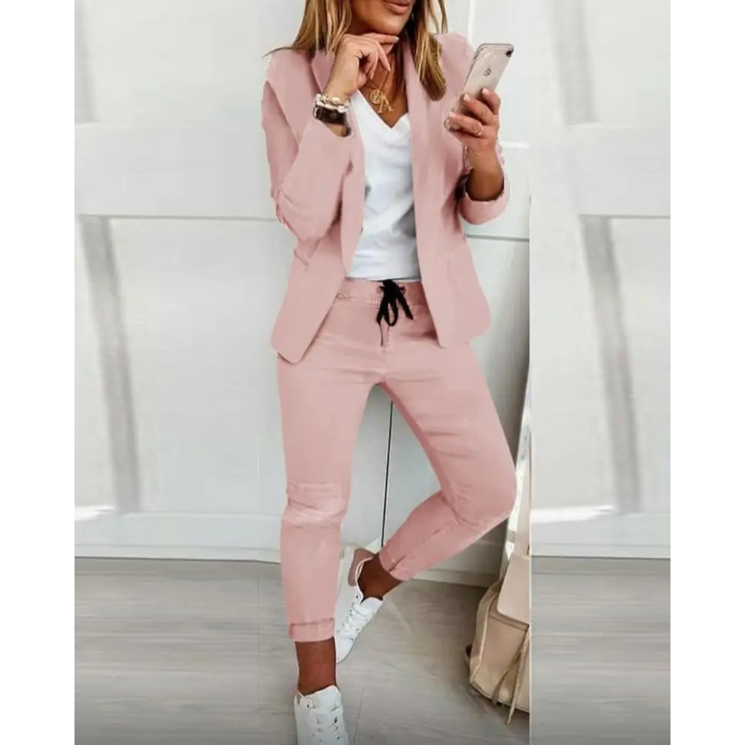 Valenzora | Stylish women's blazer and trousers set
