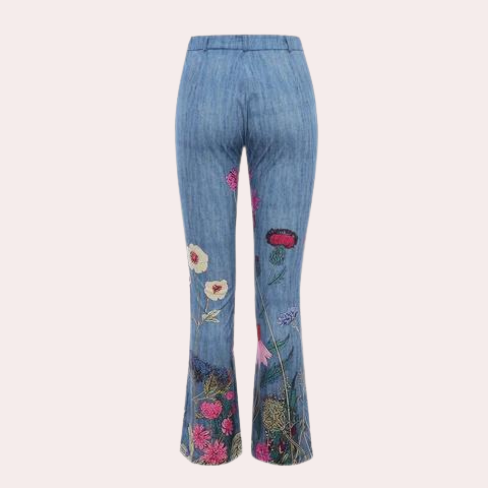 Valenzora | Women's Jeans with Flared Leg and Button Details