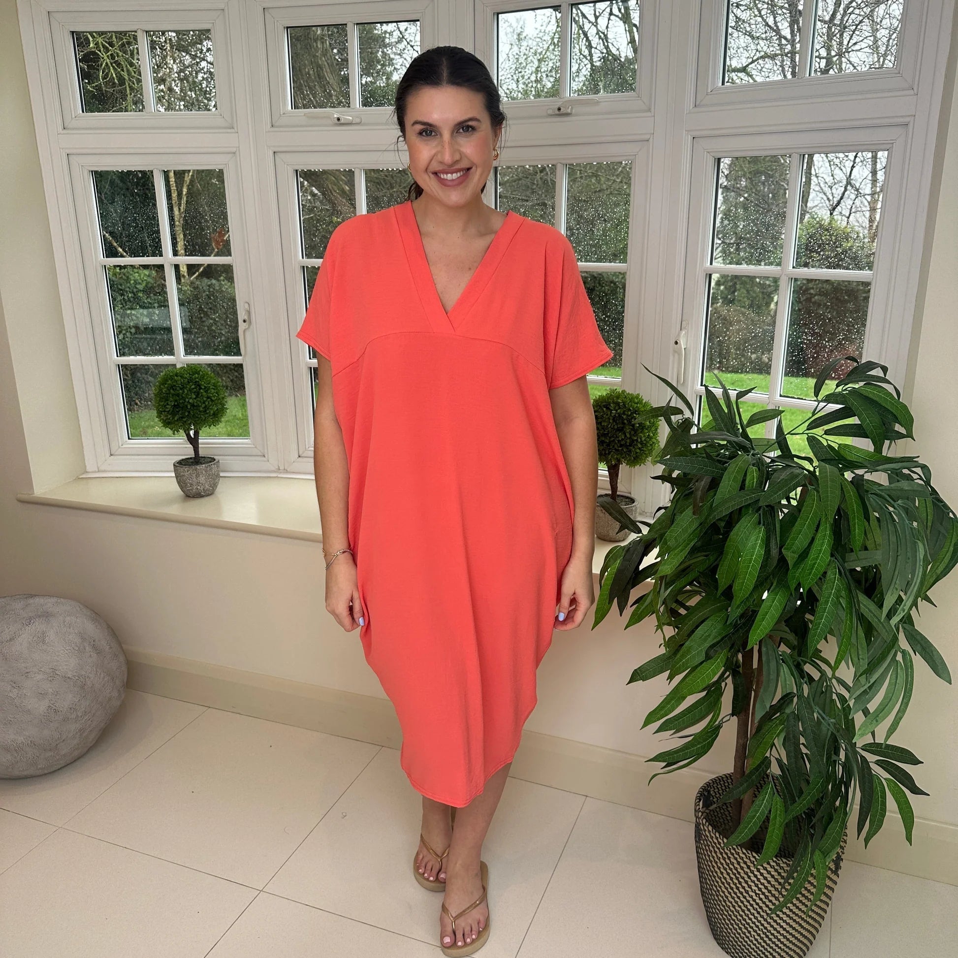 Kleid mit V-Ausschnitt | Unser Bestseller 2026