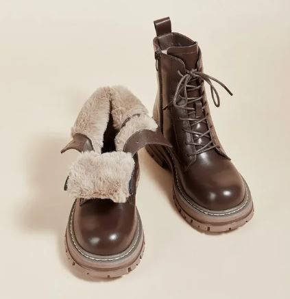Women's boots made of fur
