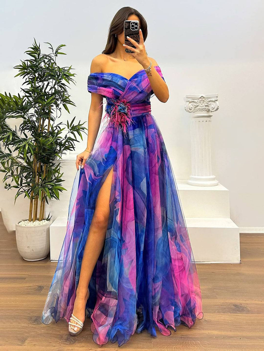 Valenzora | Wunderschönes langes Kleid aus bedrucktem Tüll mit floralem U-Boot-Ausschnitt, geschlitzter Seite, ärmellos, elegant, Vintage, Abendkleid für Damen