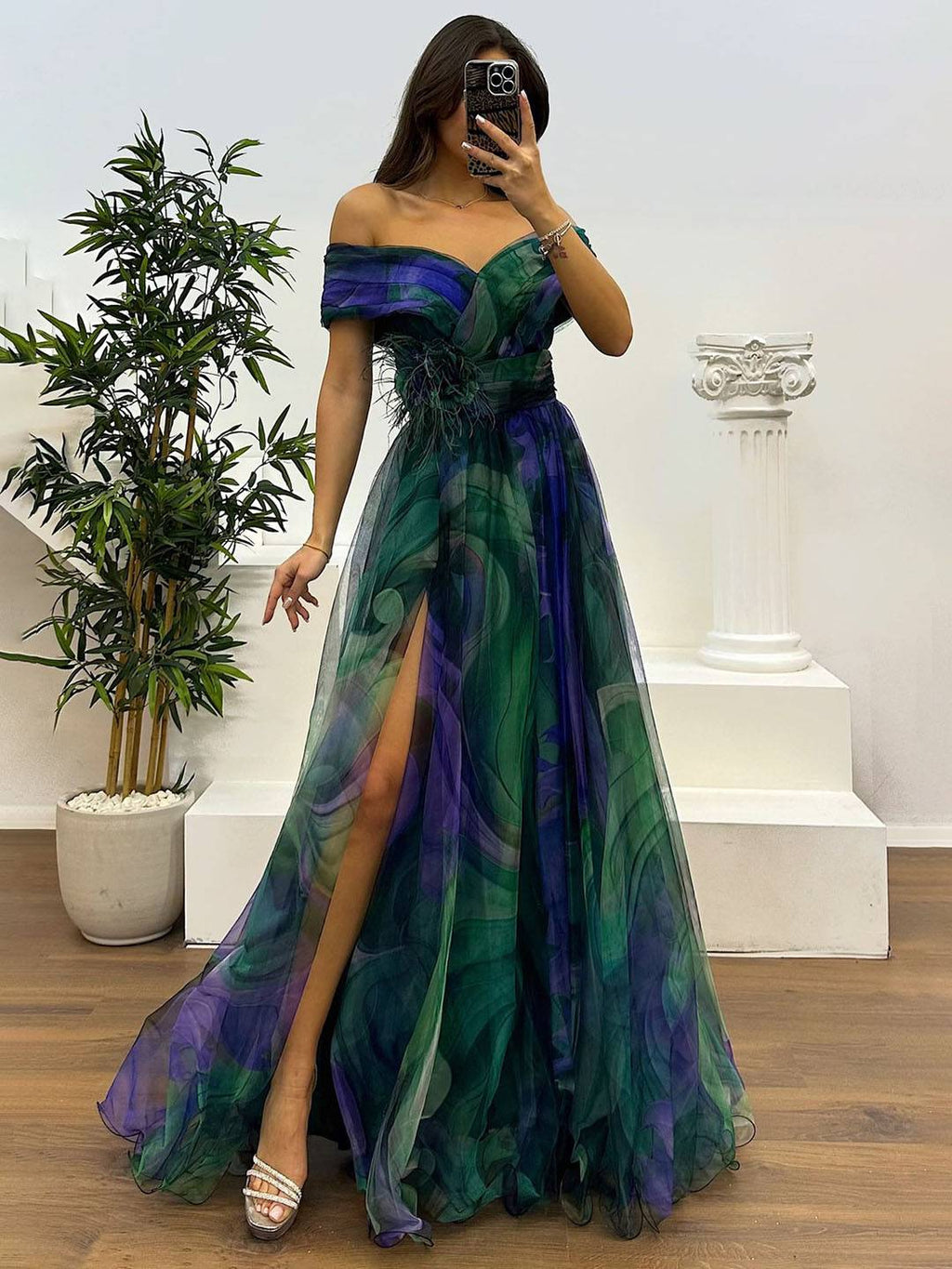 Valenzora | Wunderschönes langes Kleid aus bedrucktem Tüll mit floralem U-Boot-Ausschnitt, geschlitzter Seite, ärmellos, elegant, Vintage, Abendkleid für Damen