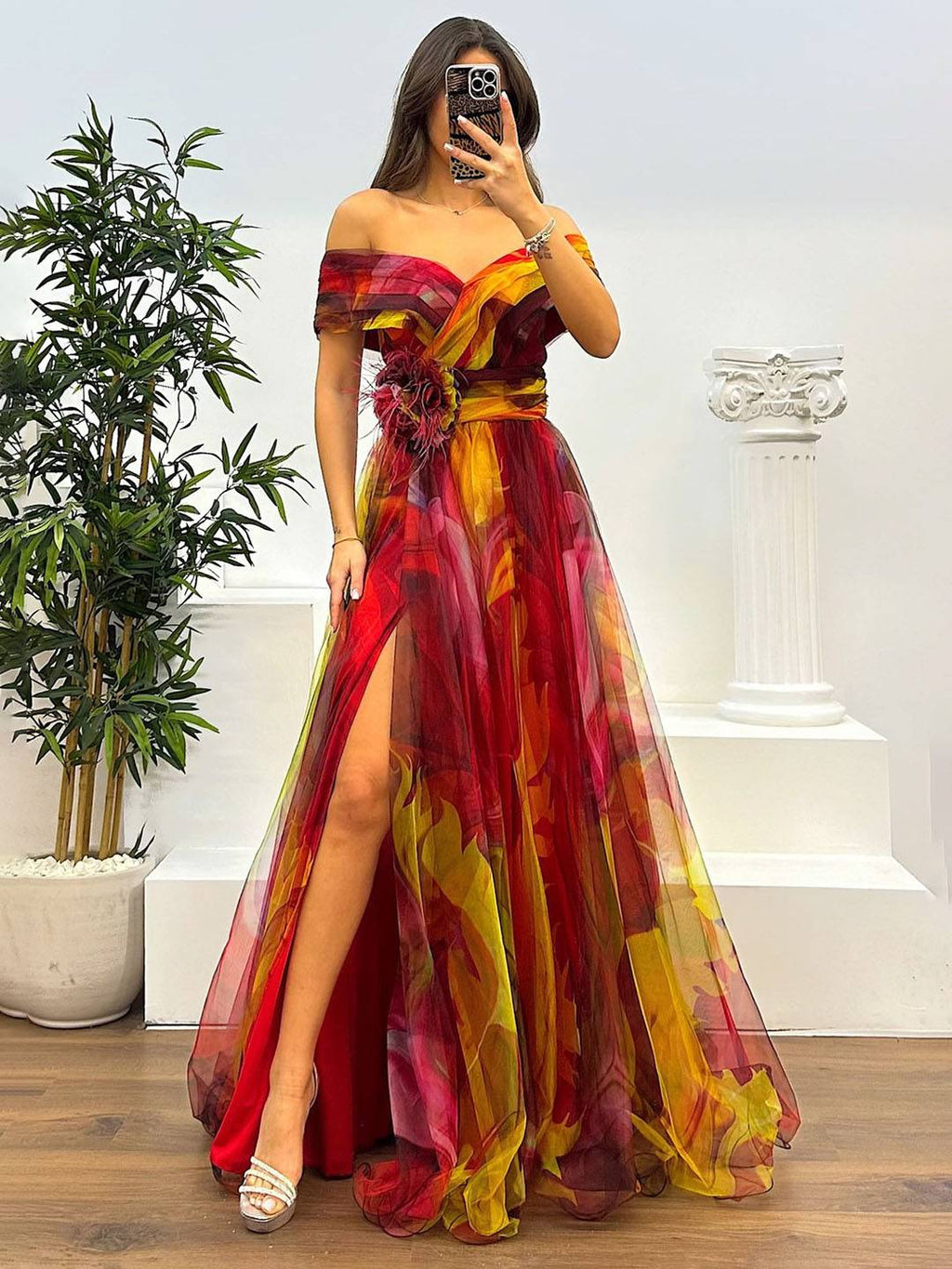 Valenzora | Wunderschönes langes Kleid aus bedrucktem Tüll mit floralem U-Boot-Ausschnitt, geschlitzter Seite, ärmellos, elegant, Vintage, Abendkleid für Damen
