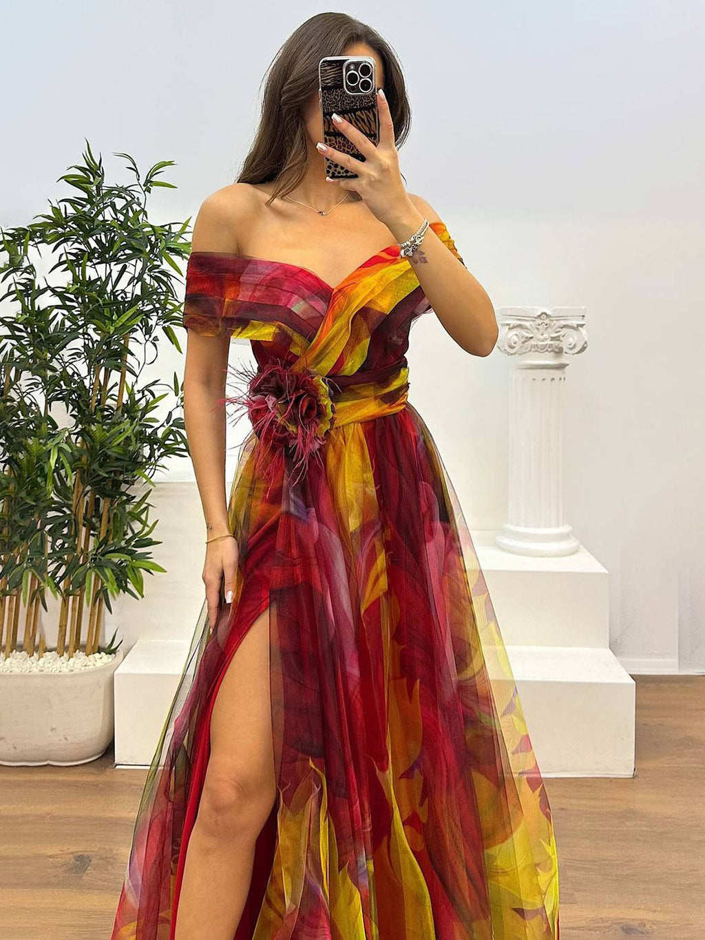 Valenzora | Wunderschönes langes Kleid aus bedrucktem Tüll mit floralem U-Boot-Ausschnitt, geschlitzter Seite, ärmellos, elegant, Vintage, Abendkleid für Damen