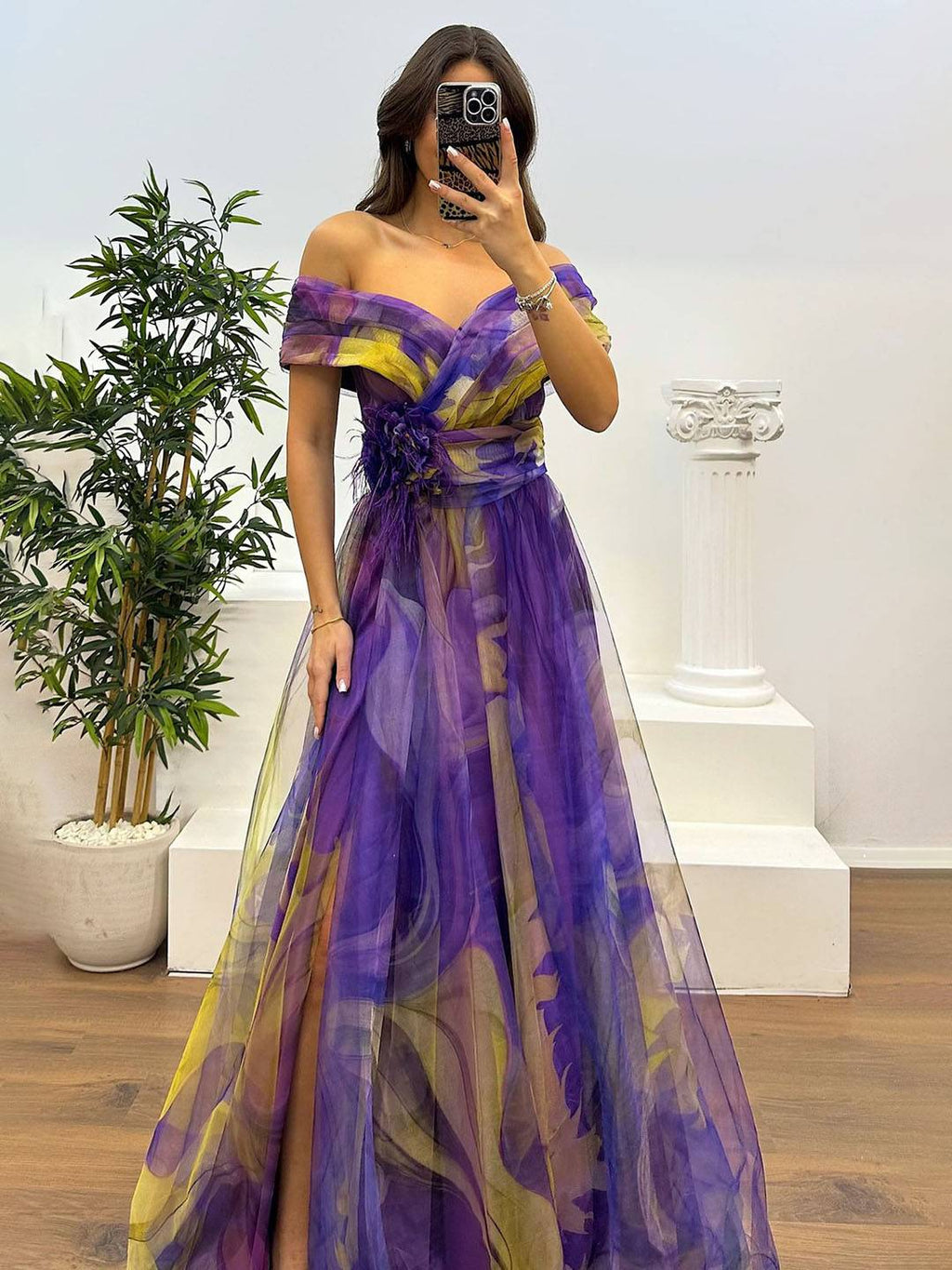 Valenzora | Wunderschönes langes Kleid aus bedrucktem Tüll mit floralem U-Boot-Ausschnitt, geschlitzter Seite, ärmellos, elegant, Vintage, Abendkleid für Damen