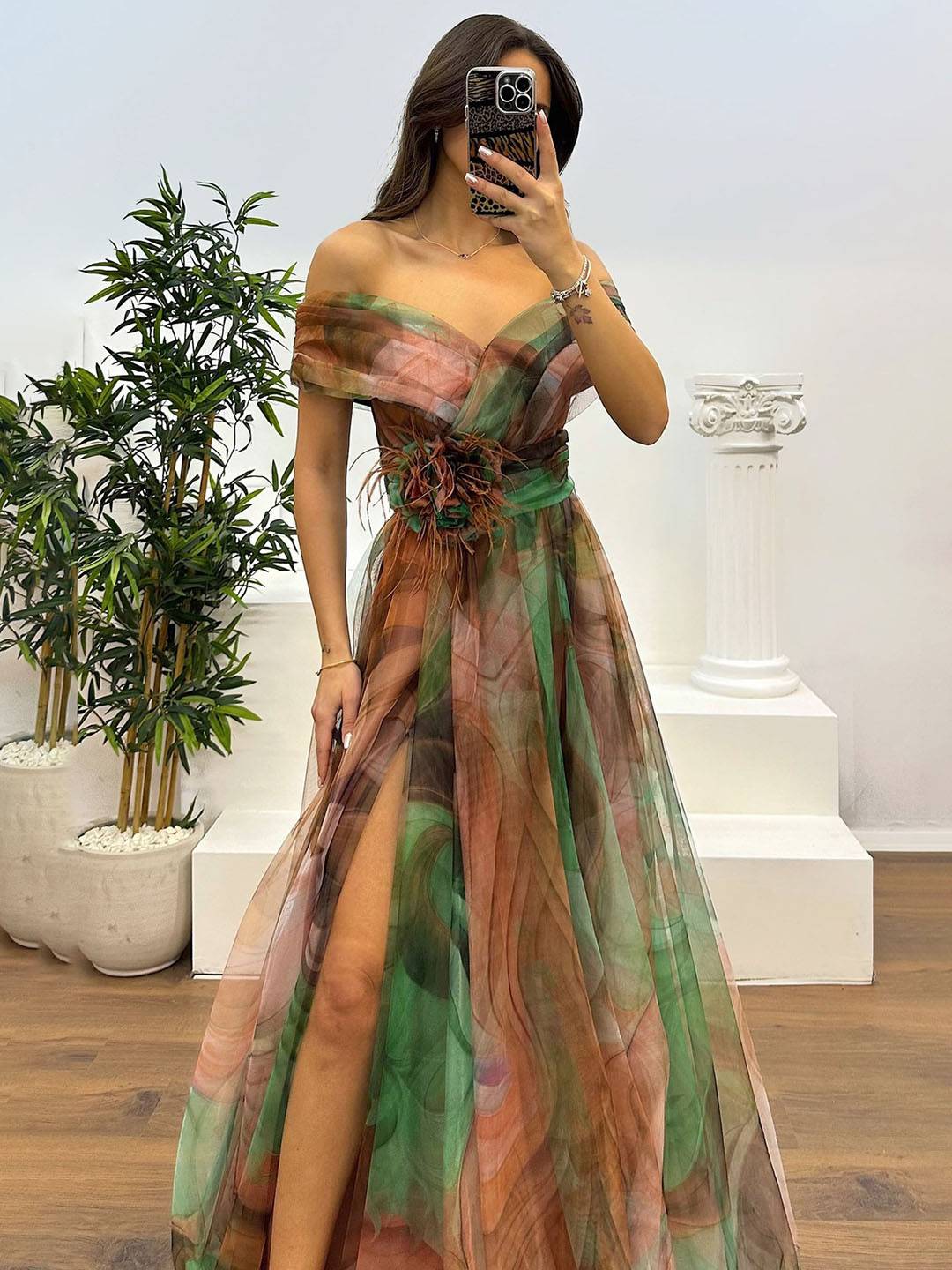 Valenzora | Wunderschönes langes Kleid aus bedrucktem Tüll mit floralem U-Boot-Ausschnitt, geschlitzter Seite, ärmellos, elegant, Vintage, Abendkleid für Damen