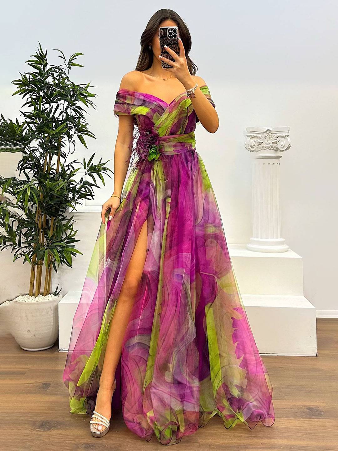 Valenzora | Wunderschönes langes Kleid aus bedrucktem Tüll mit floralem U-Boot-Ausschnitt, geschlitzter Seite, ärmellos, elegant, Vintage, Abendkleid für Damen