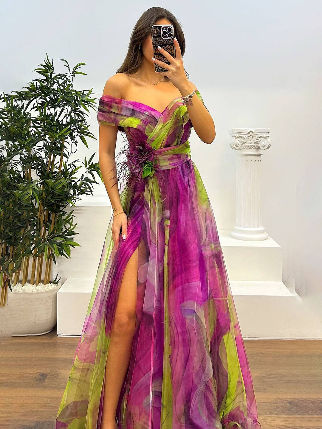 Valenzora | Wunderschönes langes Kleid aus bedrucktem Tüll mit floralem U-Boot-Ausschnitt, geschlitzter Seite, ärmellos, elegant, Vintage, Abendkleid für Damen