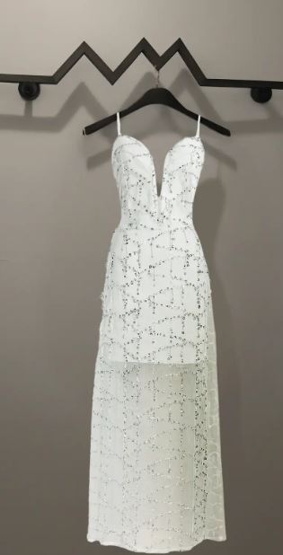 Women's evening dress with artistic sequin embellishment and deep V-neck, size Valenzora