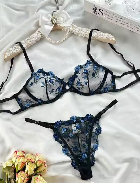 Valenzora underwear two-piece set with contrasting colors