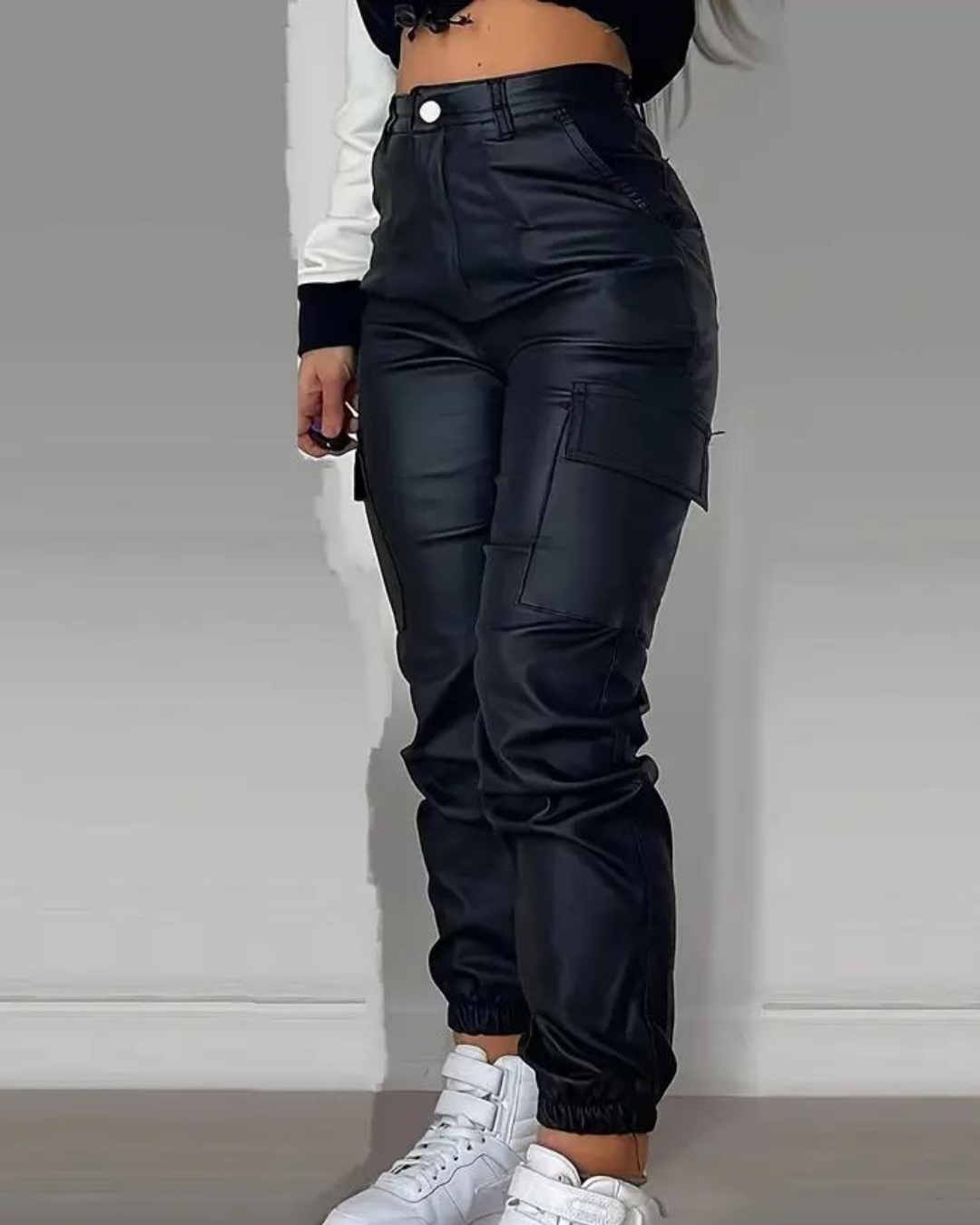 Valenzora | High-waisted leather jogging pants for women