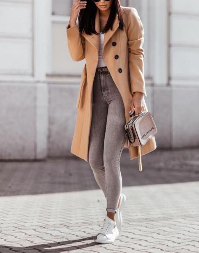 Valenzora Winter Trend: Eleganter Damenmantel mit Gürtel