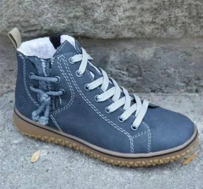 Timelessly elegant leather boots in a vintage look