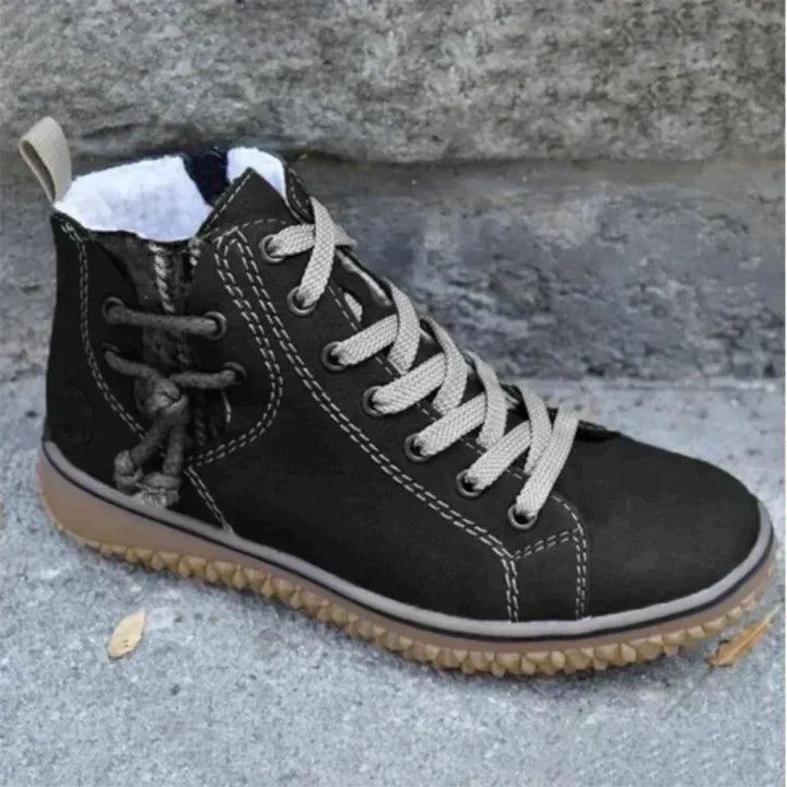 Timelessly elegant leather boots in a vintage look