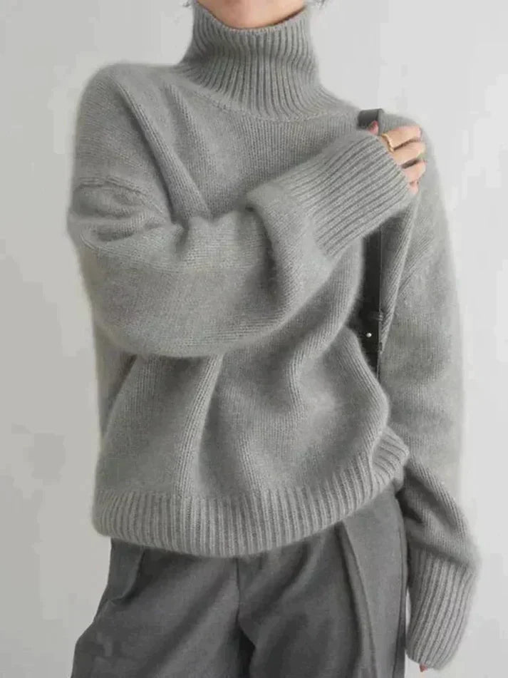 Elegant cashmere roll-neck sweater