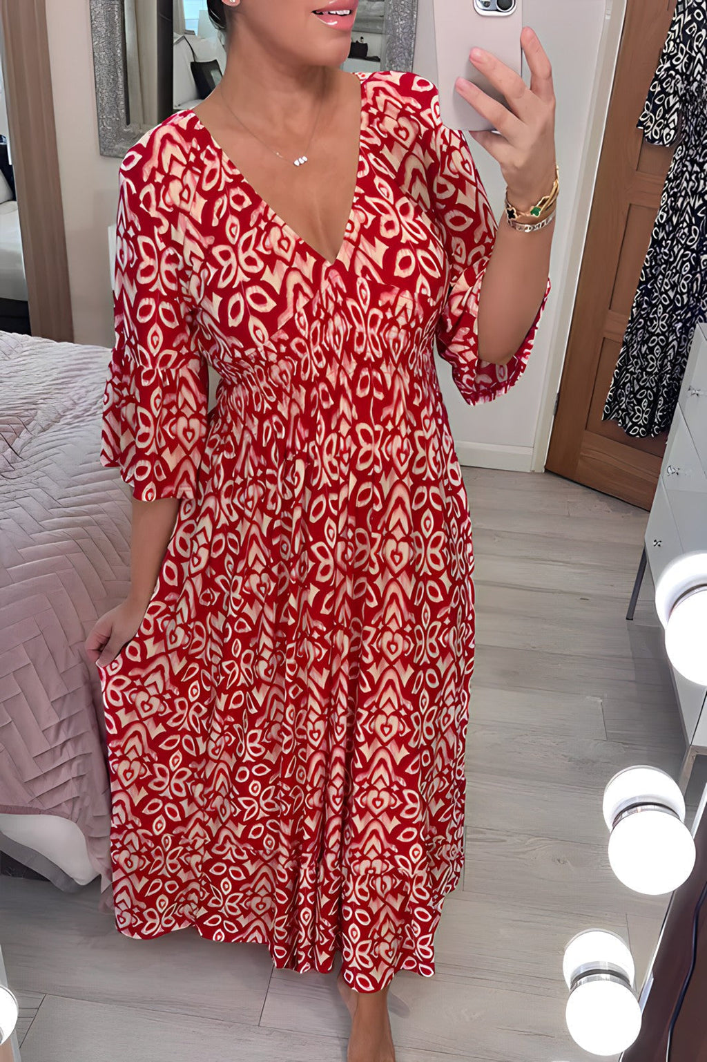 Kleid mit 3/4-Ärmeln und Muster