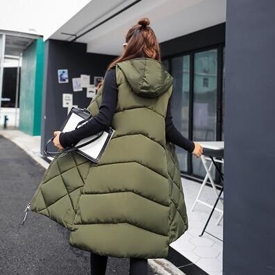 Winter-Trend: – Der neue lässige ärmellose Mantel mit Kapuze