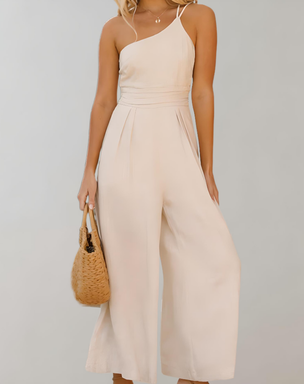Valenzora | Elegant jumpsuit with asymmetrical straps