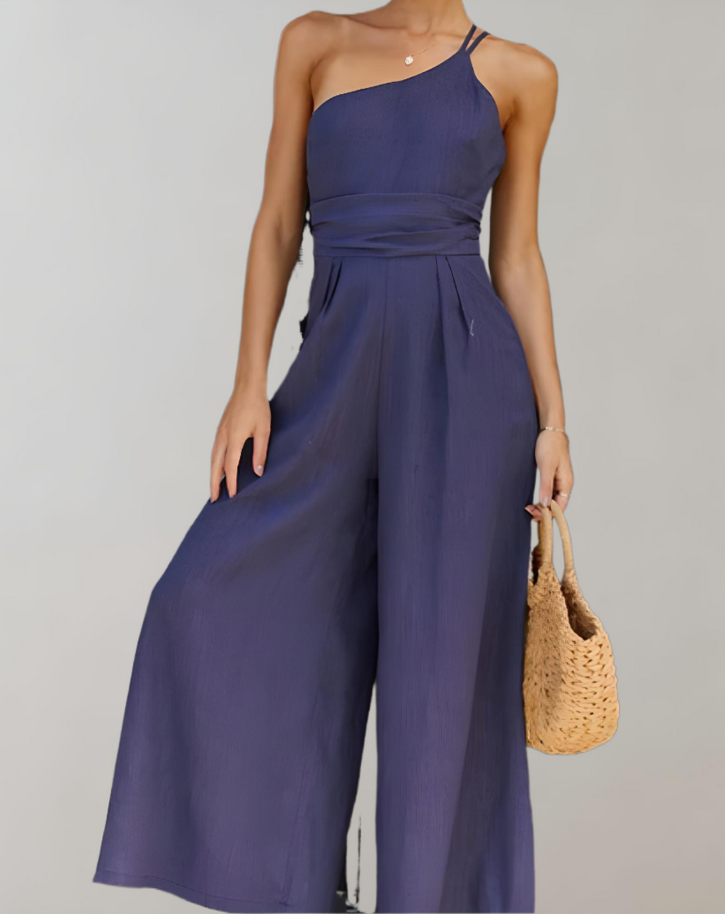 Valenzora | Elegant jumpsuit with asymmetrical straps