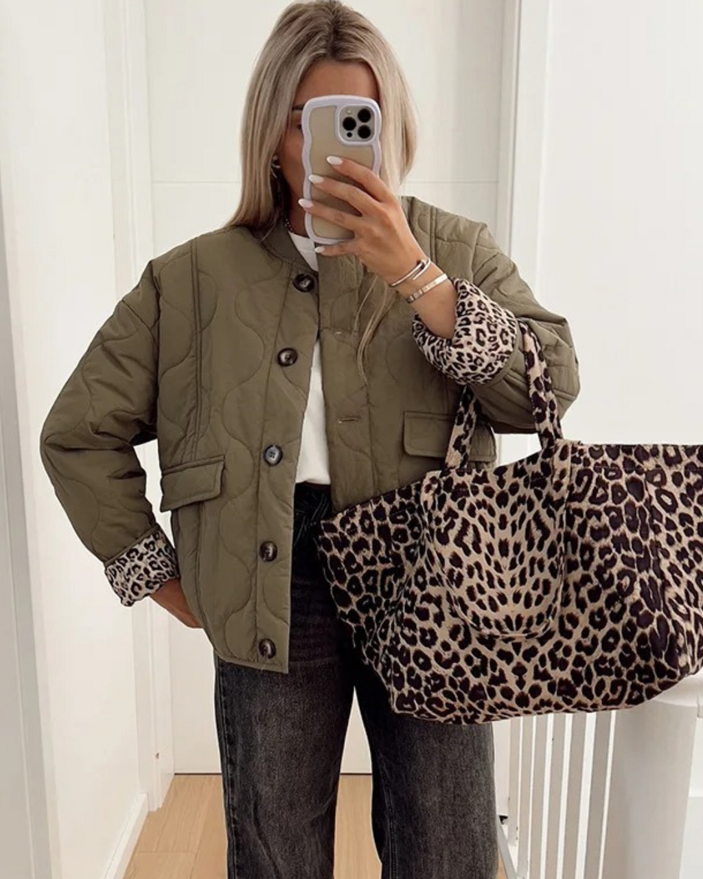 Valenzora | Trendy jacket with leopard print lining