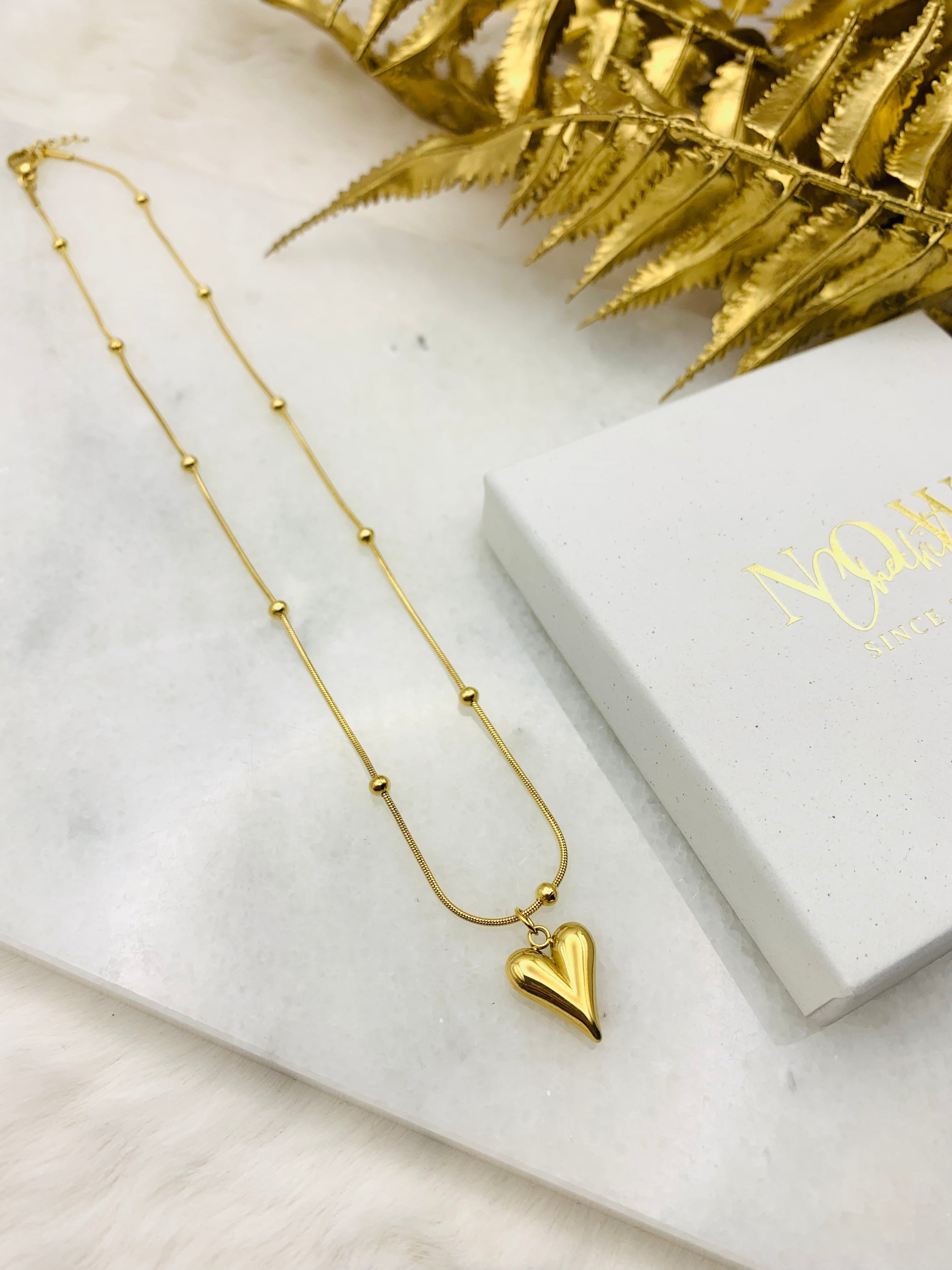 Valenzora | Elegant heart pendant necklaces