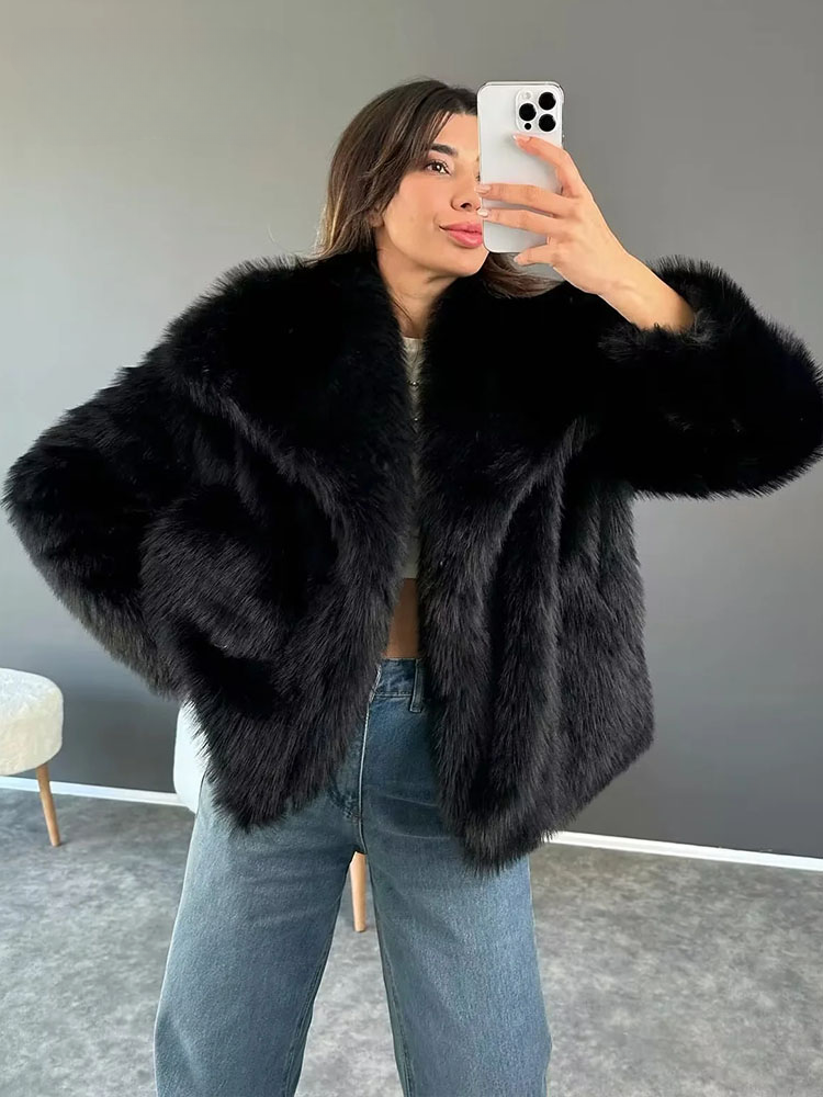 Valenzora | Warm fur jacket for women in a stylish design