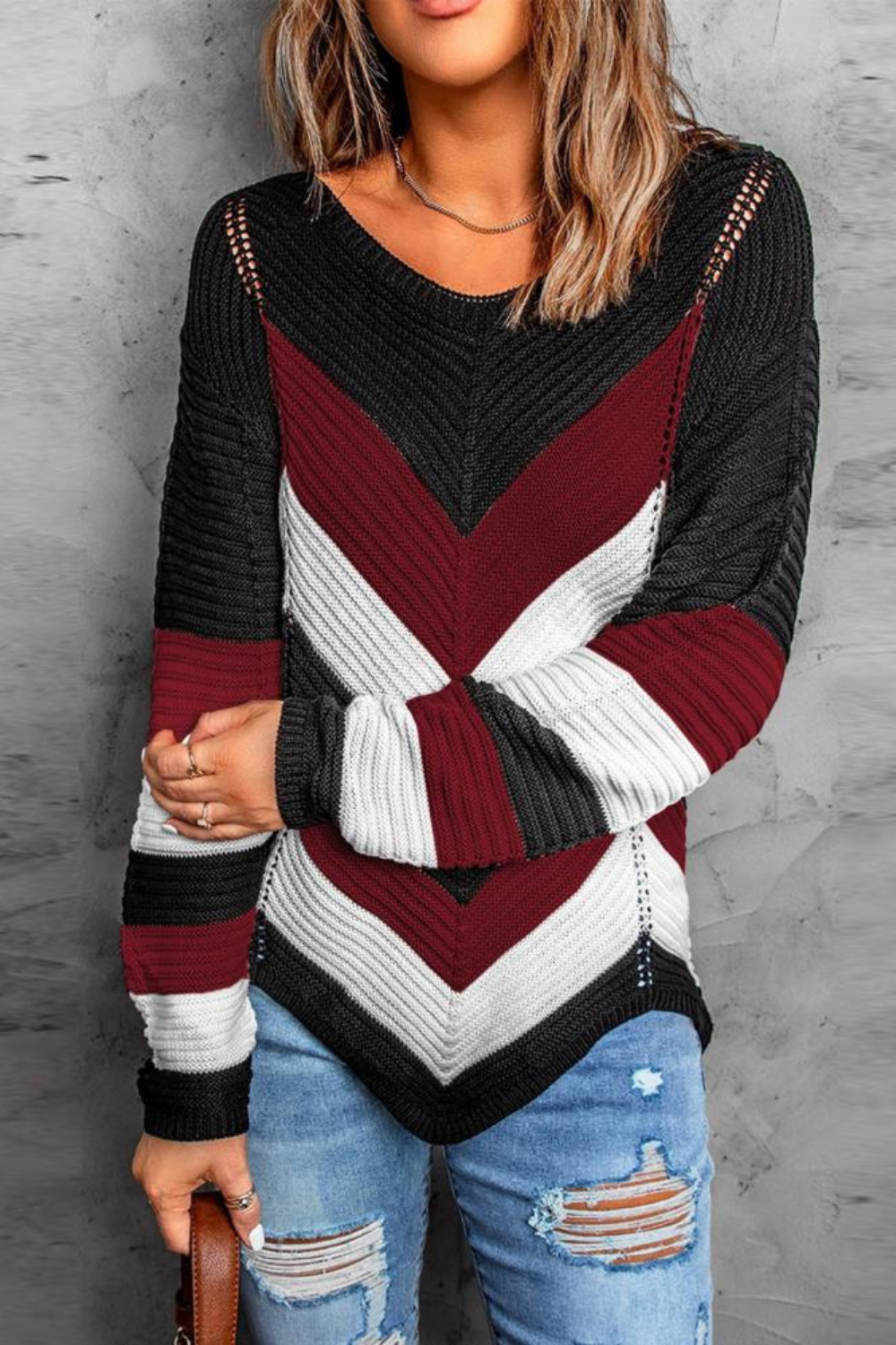 Uncomplicated and trendy winter sweater