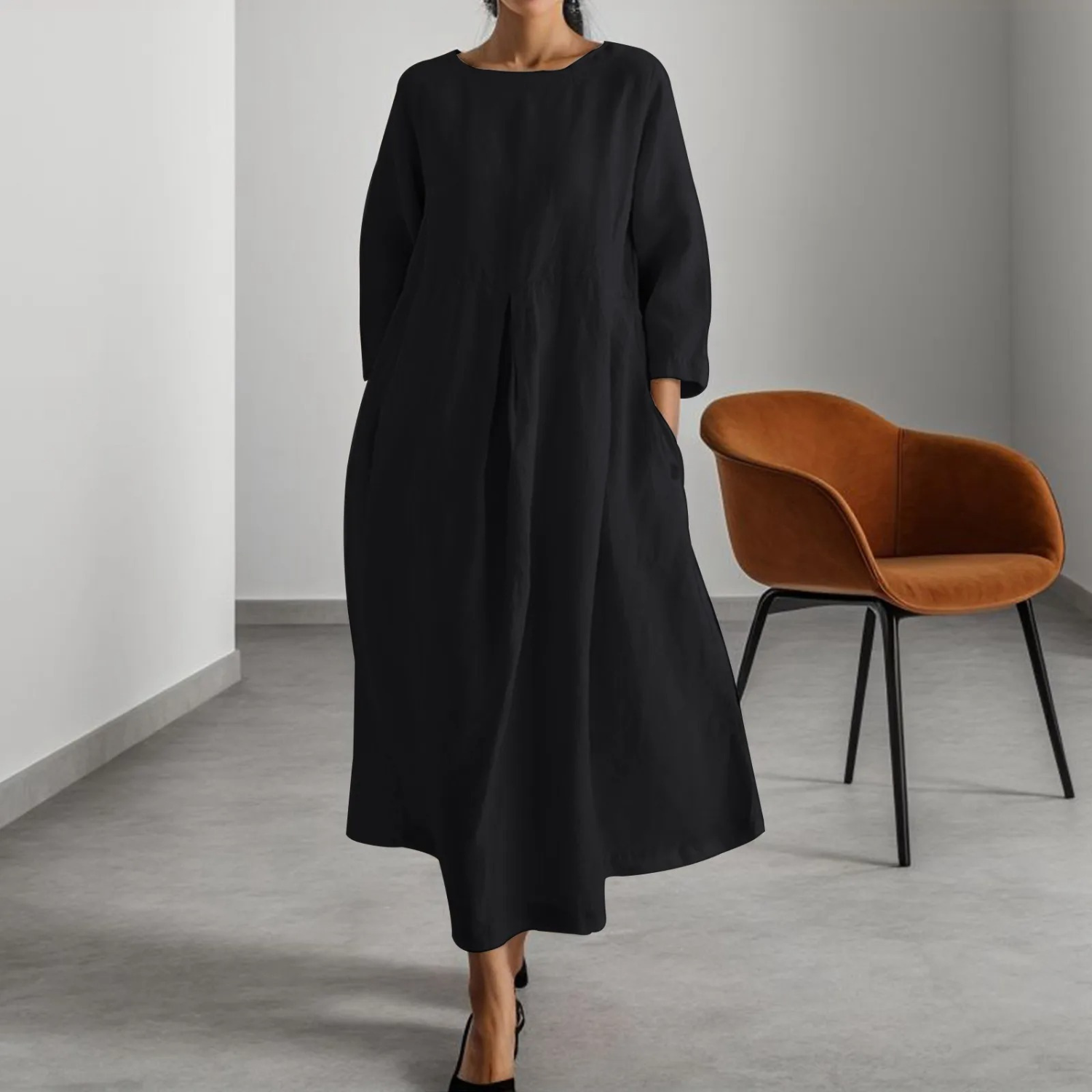 Valenzora | Simple linen dress with a round neckline