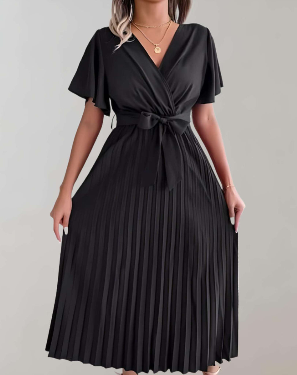 Valenzora | Plissiertes Kleid mit weiten kurzen Ärmeln und Bindeband