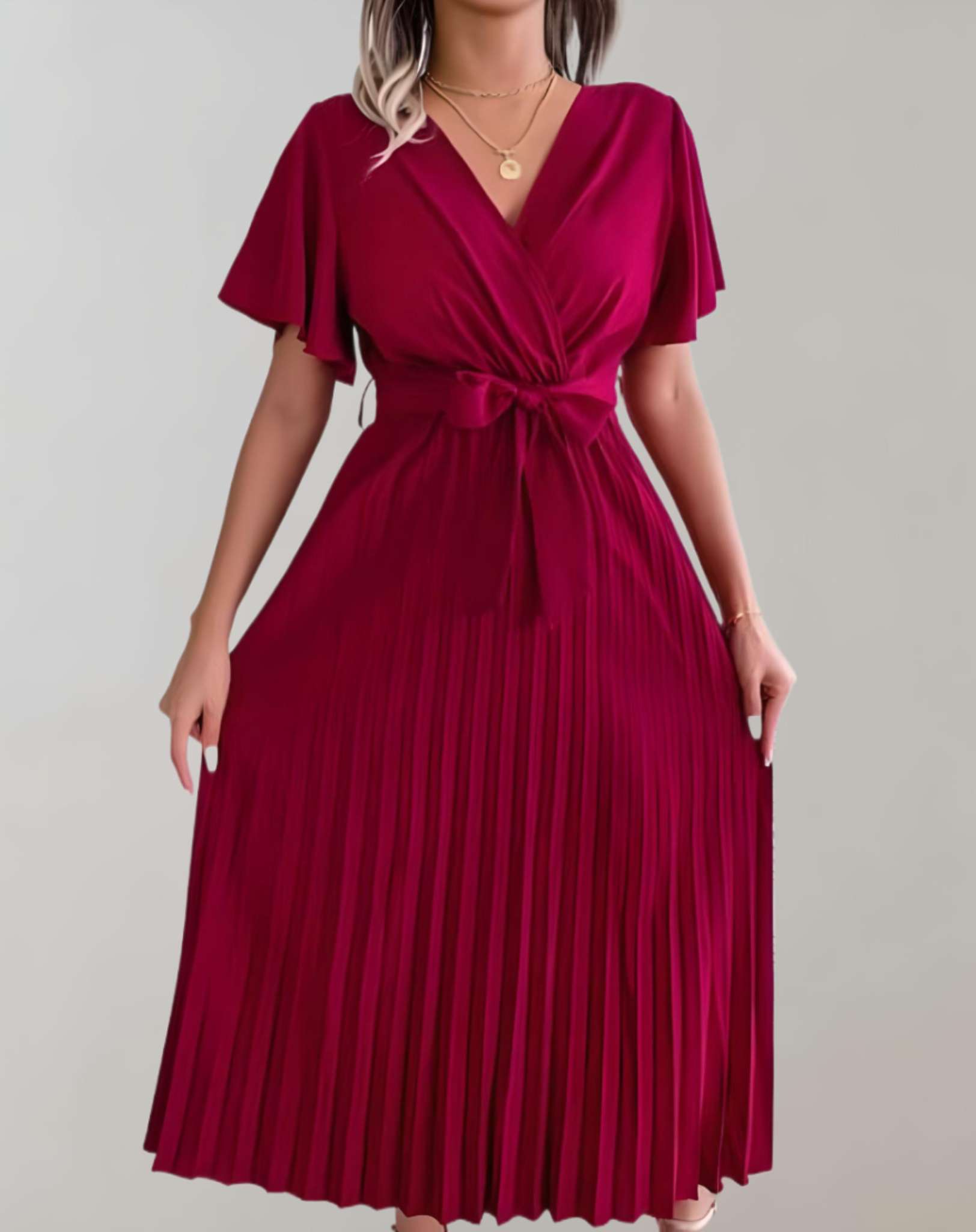 Valenzora | Plissiertes Kleid mit weiten kurzen Ärmeln und Bindeband