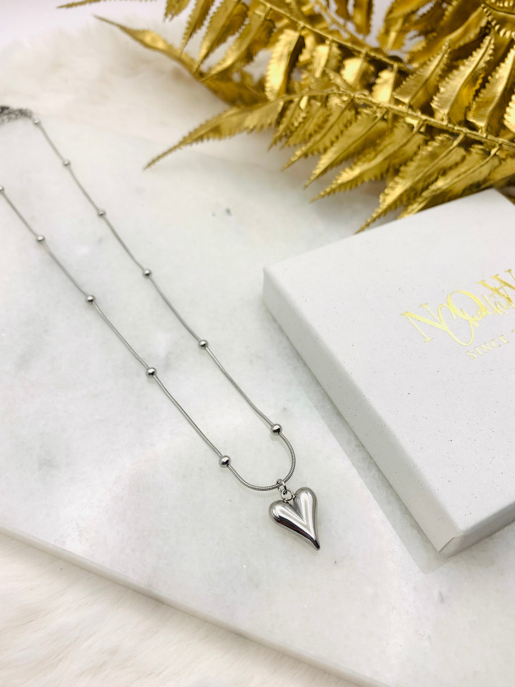 Valenzora | Elegant heart pendant necklaces