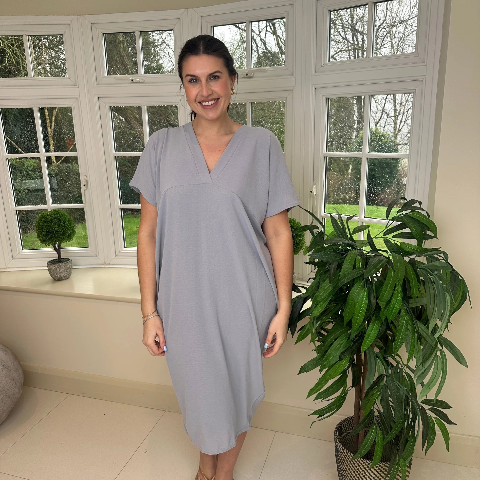 Kleid mit V-Ausschnitt | Unser Bestseller 2026