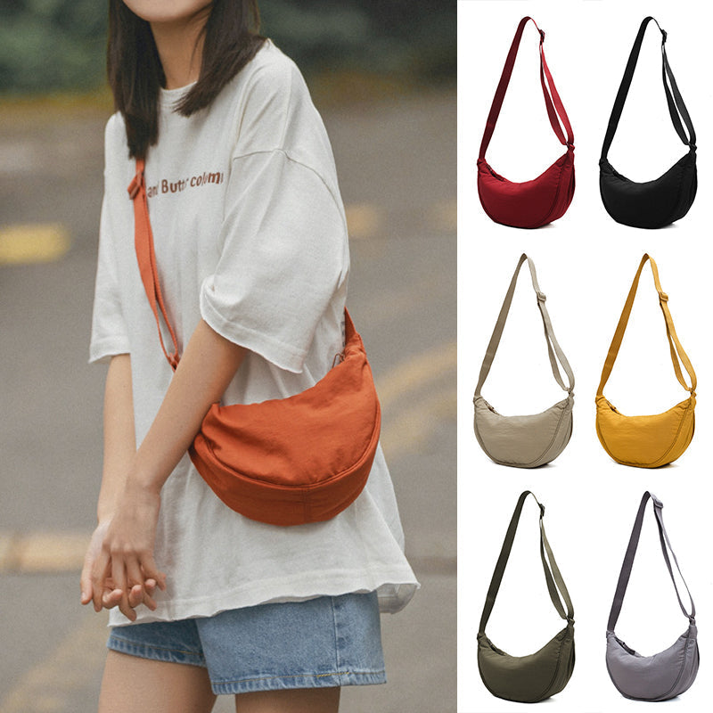 Valenzora | Crescent-shaped bag