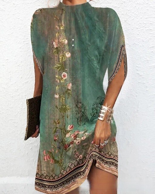 Valenzora - Fashion dress with batwing sleeves