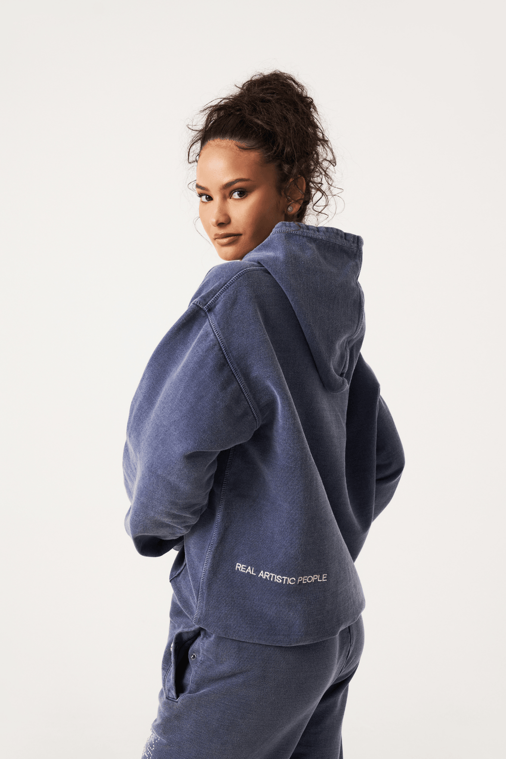 Valenzora | Hoodie Style & Komfort für jede Jahreszeit