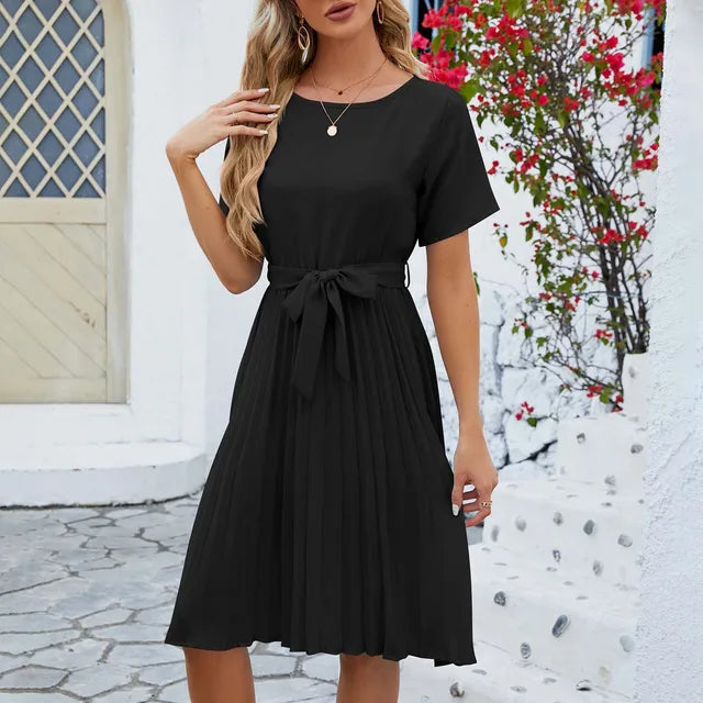 Valenzora | Casual knee-length dress with belt and short sleeves