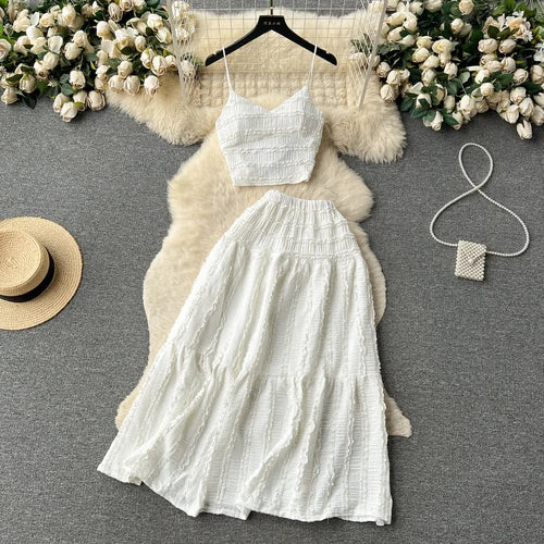 Valenzora | Elegant two-piece set with lace top and tiered skirt