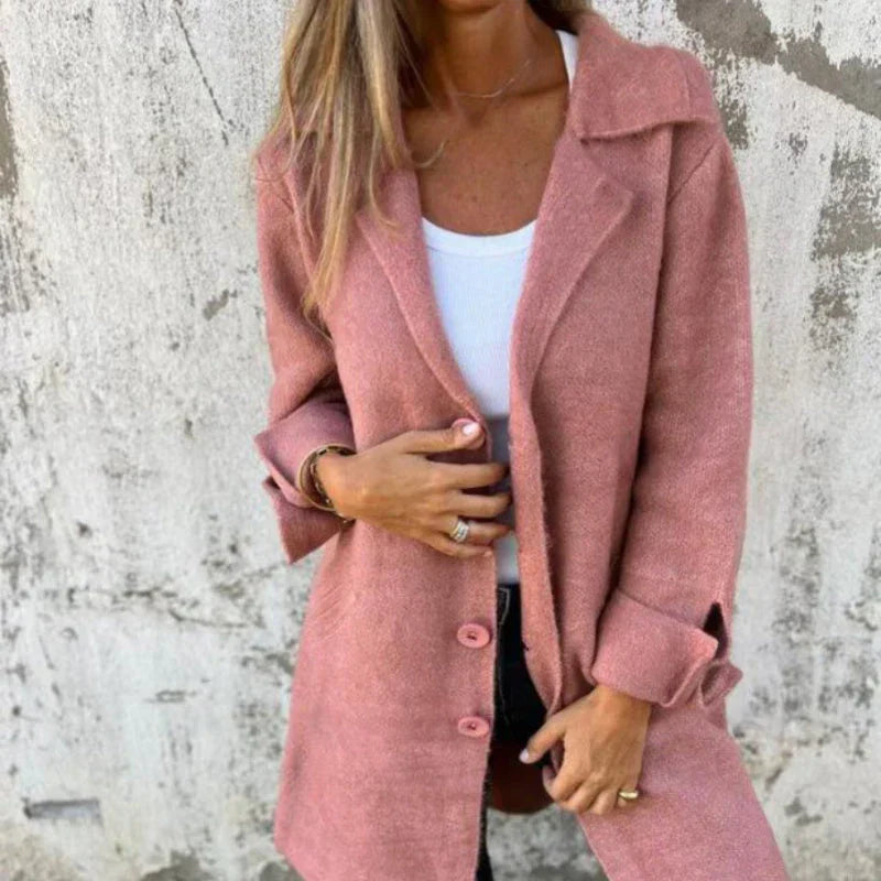Valenzora | Kuschelige, mittellange Strickjacke für Damen mit hochgekrempelten Ärmeln