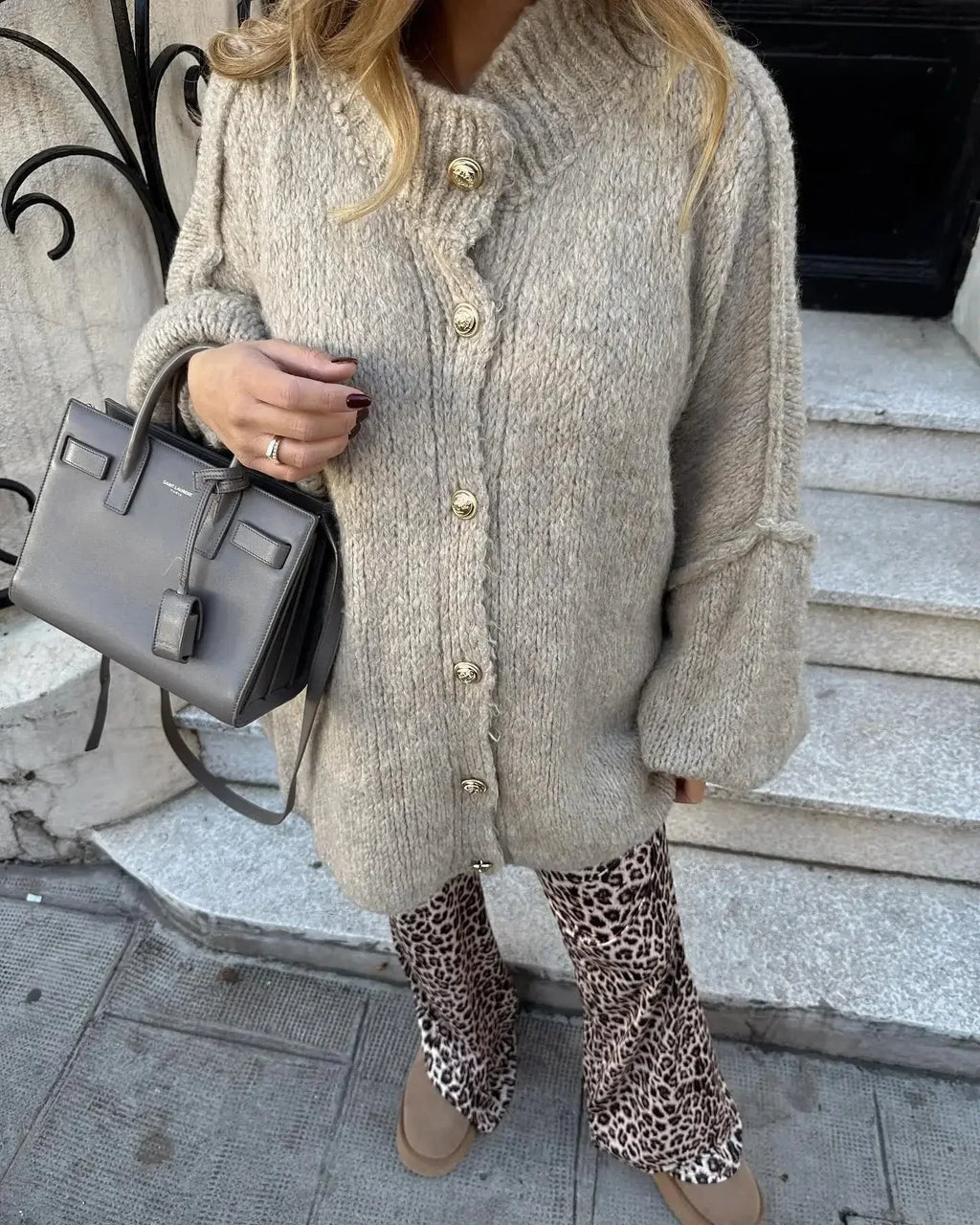 Valenzora | Damen Strickjacke mit hohem Kragen und weitem Schnitt