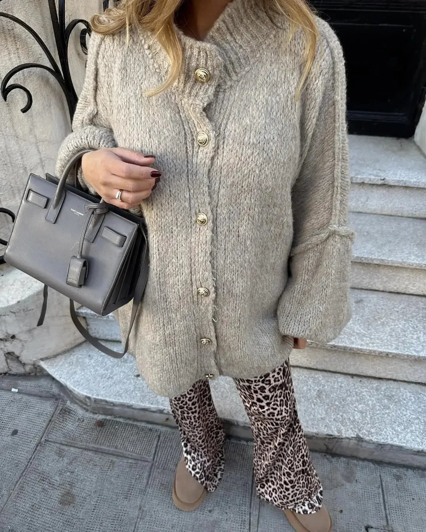 Valenzora | Damen Strickjacke mit hohem Kragen und weitem Schnitt